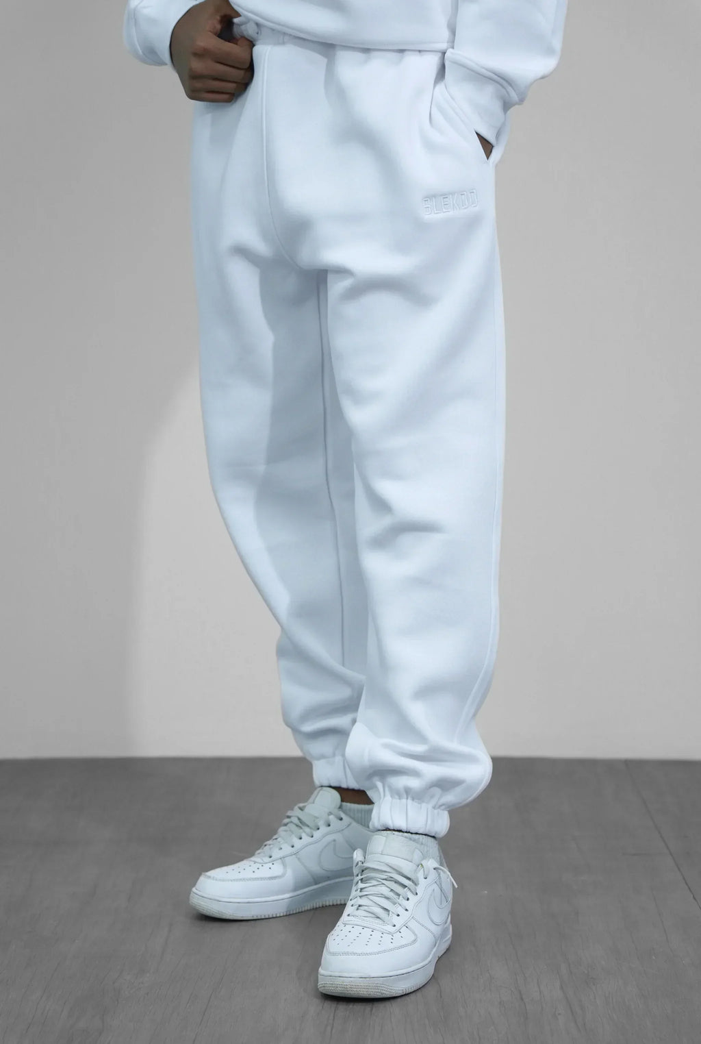 Basic Closed Bottom Sweatpants V1