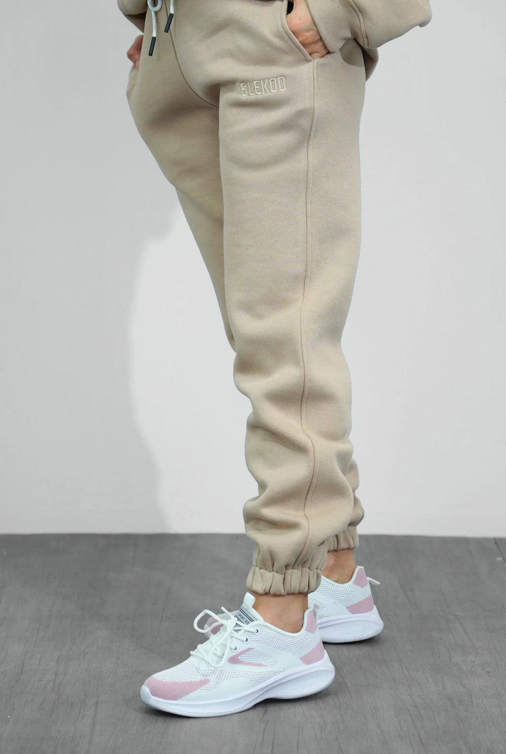 Basic Closed Bottom Sweatpants V1