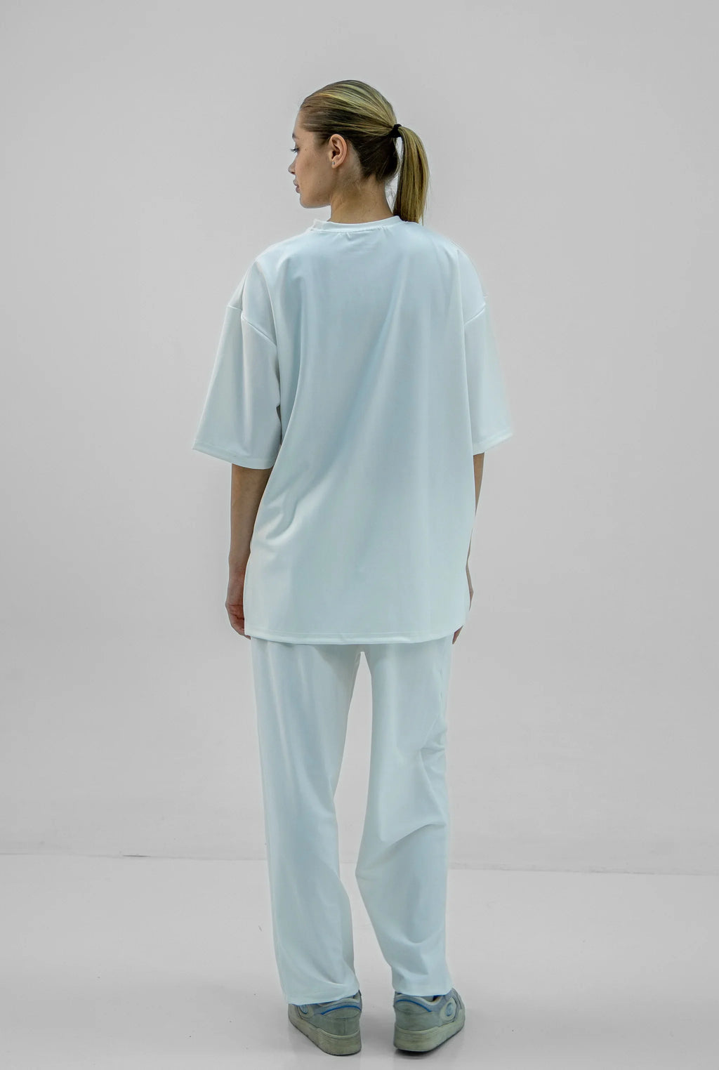 Unisex White Oversize Relaxed Fit T-shirt & Baggy Pants Set