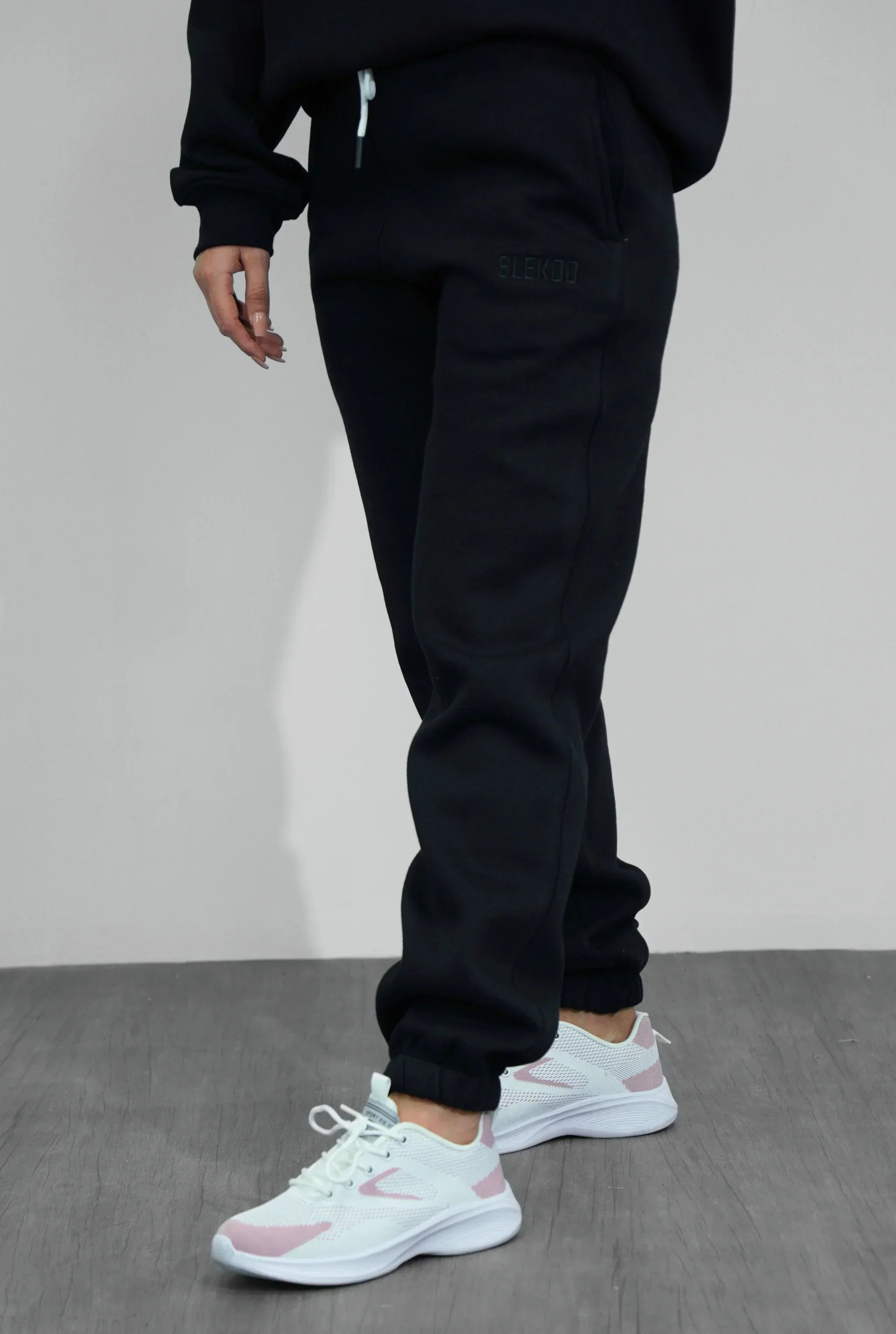 Basic Closed Bottom Sweatpants V1