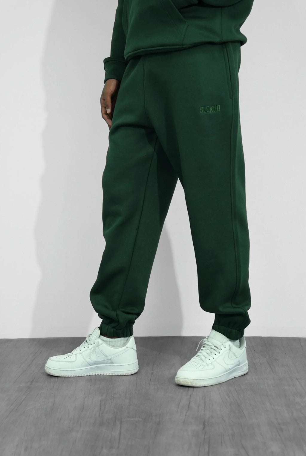Basic Closed Bottom Sweatpants V1