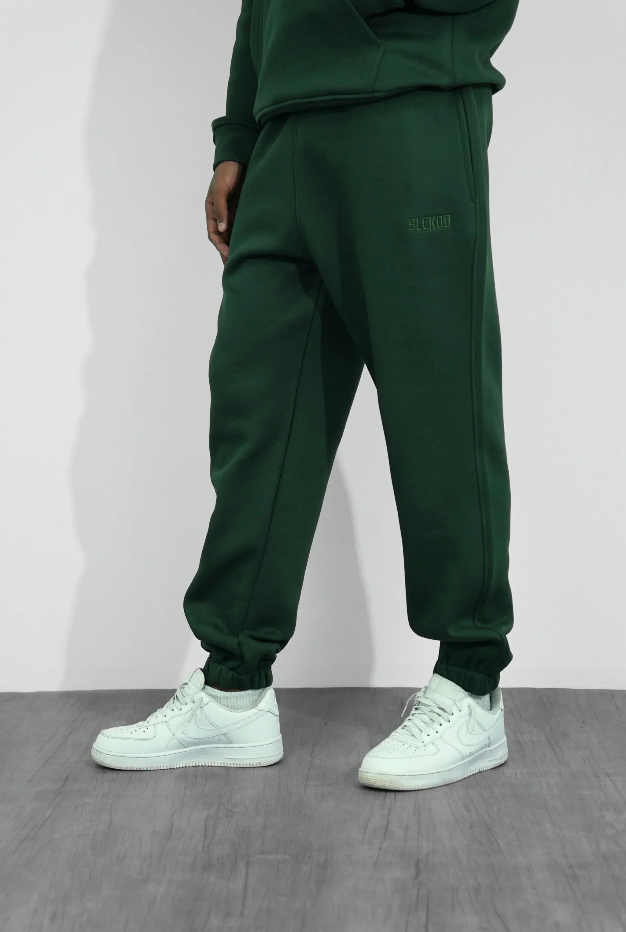 Basic Closed Bottom Sweatpants V1