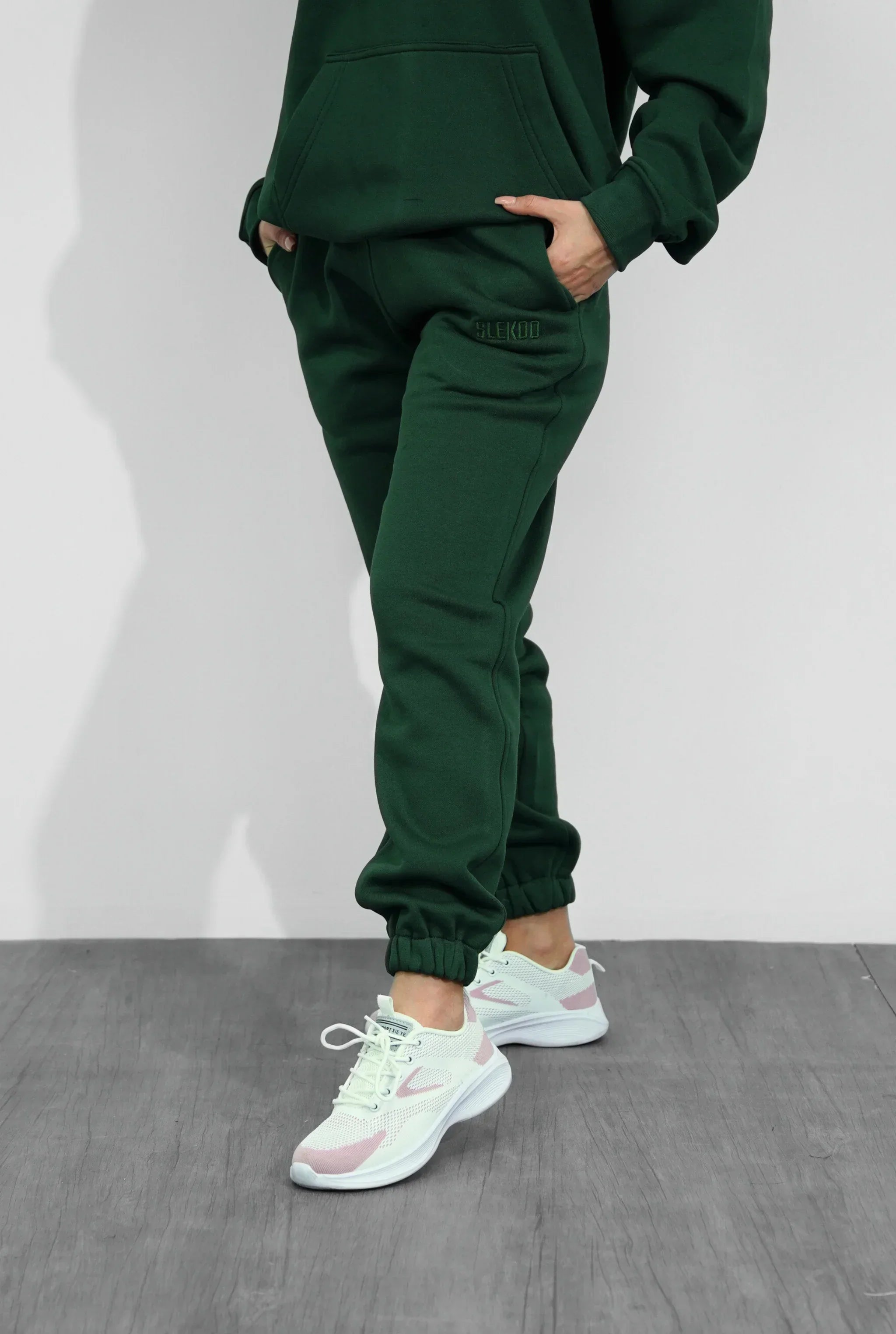 Basic Closed Bottom Sweatpants V1