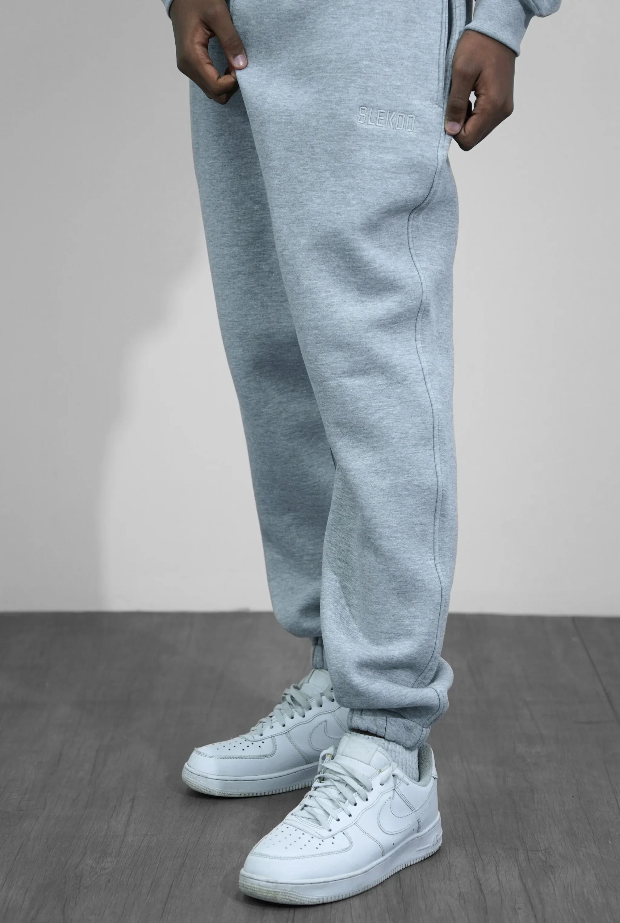 nike closed bottom sweatpants